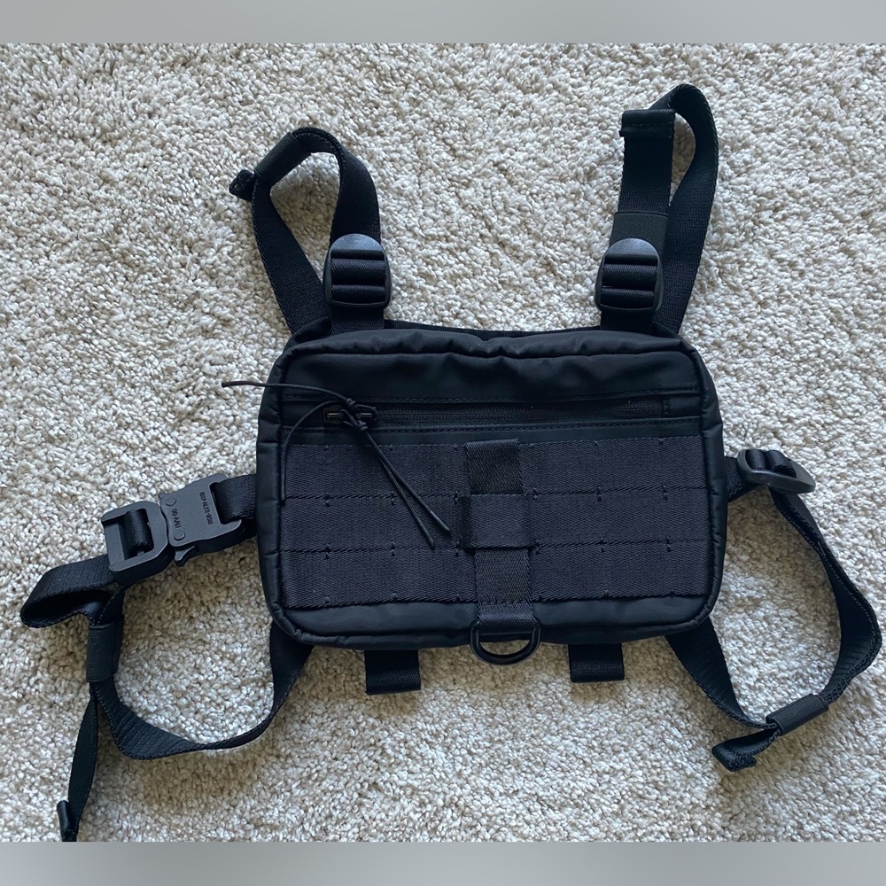 1017 Alyx 9SM Classic Chest Rig Bag Black  Nylon Strap
